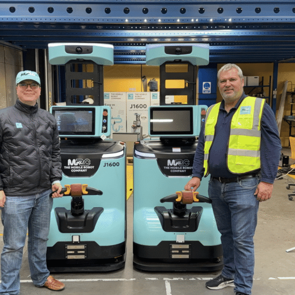 The Mobile Robot Company Wins IFOY Award With J1600 Dual Mode Self Driving Pallet Jack